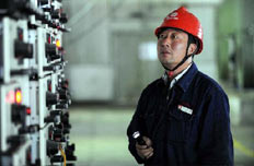 尤天軍:26年執著堅守 苦修成“工人教授”