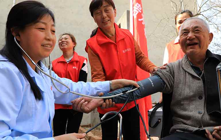 致敬偉大改革｜對話40年，講述身邊的健康故事39—免疫規劃40年，撐起健康保護傘