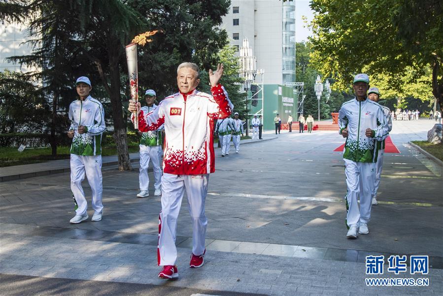 （軍運會·圖文互動）（1）軍運會火炬傳遞活動在火箭軍工程大學舉行（配本社同題文字稿）