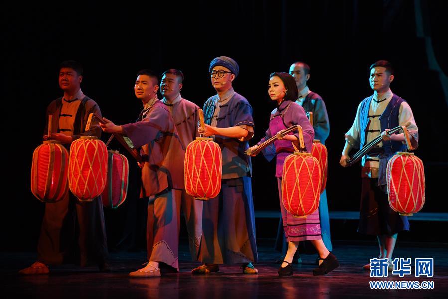 （新華全媒頭條&middot;十九大特別報道&middot;圖文互動）（11）再塑黨的形象的偉大工程&mdash;&mdash;中國共產(chǎn)黨自身建設的五年探索之路