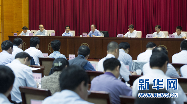 7月16日，中共中央政治局常委、中央紀(jì)委書記、中央巡視工作領(lǐng)導(dǎo)小組組長(zhǎng)王岐山在北京出席2014年中央第二輪巡視工作動(dòng)員部署會(huì)并講話。新華社記者黃敬文 攝 