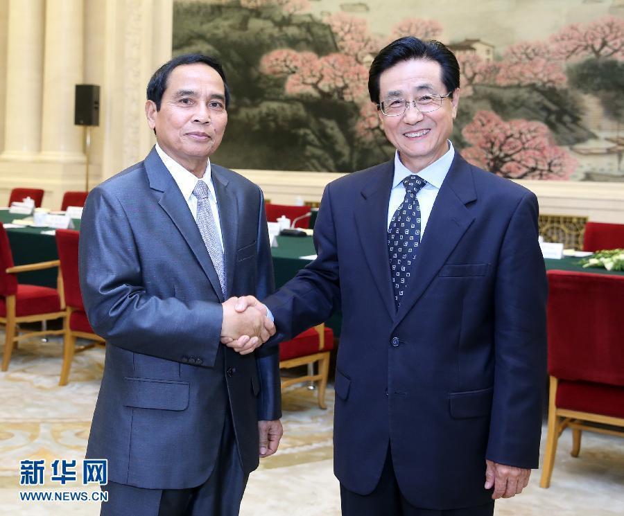 7月7日，中共中央書記處書記、中央紀(jì)委副書記趙洪祝在北京同老撾人民革命黨中央政治局委員、中央紀(jì)委書記、政府副總理本通率領(lǐng)的老撾人民革命黨代表團(tuán)舉行工作會(huì)談。新華社記者 姚大偉 攝 