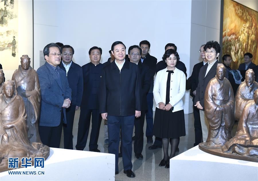 12月6日，中共中央政治局委員、中央書記處書記、中宣部部長劉奇葆在北京參觀中華文明歷史題材美術創作工程入選作品展覽。 新華社記者張領攝