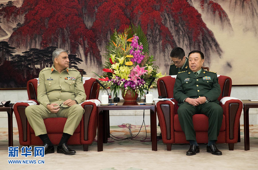  3月16日，中央軍委副主席范長龍會見來訪的巴基斯坦陸軍參謀長巴杰瓦。   新華社記者琚振華攝