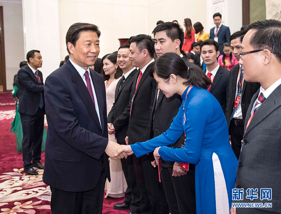 5月22日，中共中央政治局委員、國家副主席李源潮在北京會見越南胡志明共青團中央書記處第一書記黎國鋒率領的越南青年代表團。 新華社記者李濤 攝