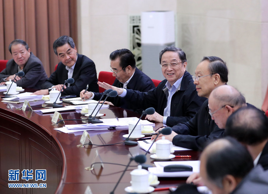 11月16日，全國政協(xié)在北京召開第75次雙周協(xié)商座談會，圍繞“推進(jìn)糧食定價機(jī)制、補貼政策和收儲制度改革”建言獻(xiàn)策。全國政協(xié)主席俞正聲主持會議并講話。新華社記者 鞠鵬 攝