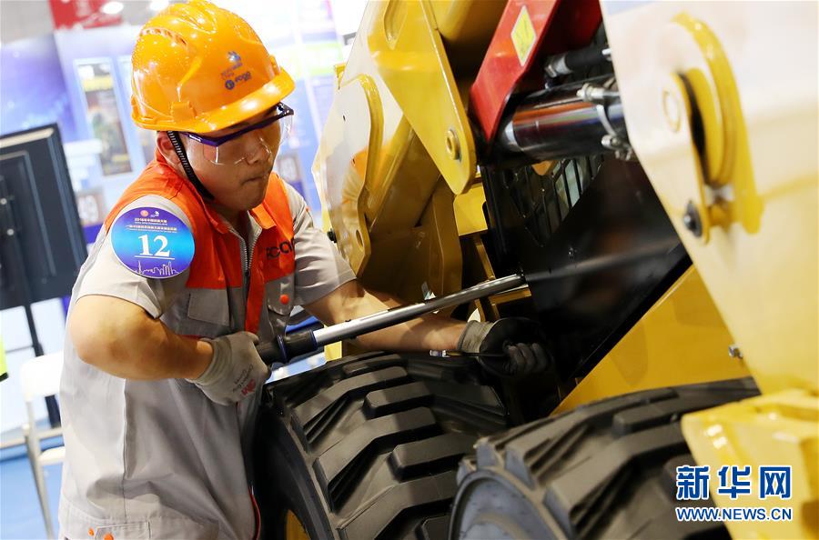 （新華全媒頭條&middot;圖文互動）（8）上下合力，聚力破障，開辟&ldquo;大國工匠&rdquo;建設新格局