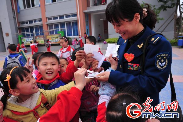 【我和軍隊的不解之緣】&ldquo;先是軍人，才是媽媽&rdquo;