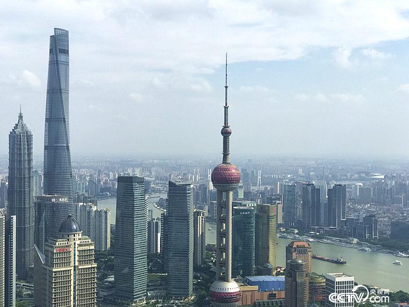 　　長三角更高質量的一體化發展，將建成具有全球競爭力的世界級城市群。圖為上海陸家嘴（孔華/攝）