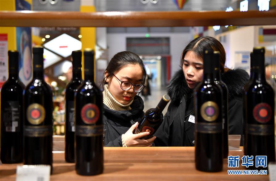 （在習(xí)近平新時代中國特色社會主義思想指引下&middot;將改革開放進(jìn)行到底&middot;大國之約）（新華全媒頭條&middot;圖文互動）（6）潮起東方浪涌時&mdash;&mdash;來自對外開放前沿的時代強(qiáng)音