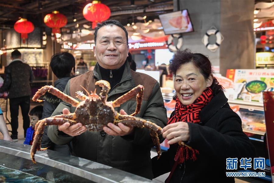 （新華全媒頭條&middot;七樂無窮&middot;春節&middot;圖文互動）（2）變化中彰顯中國發展活力&mdash;&mdash;透視過年方式之變