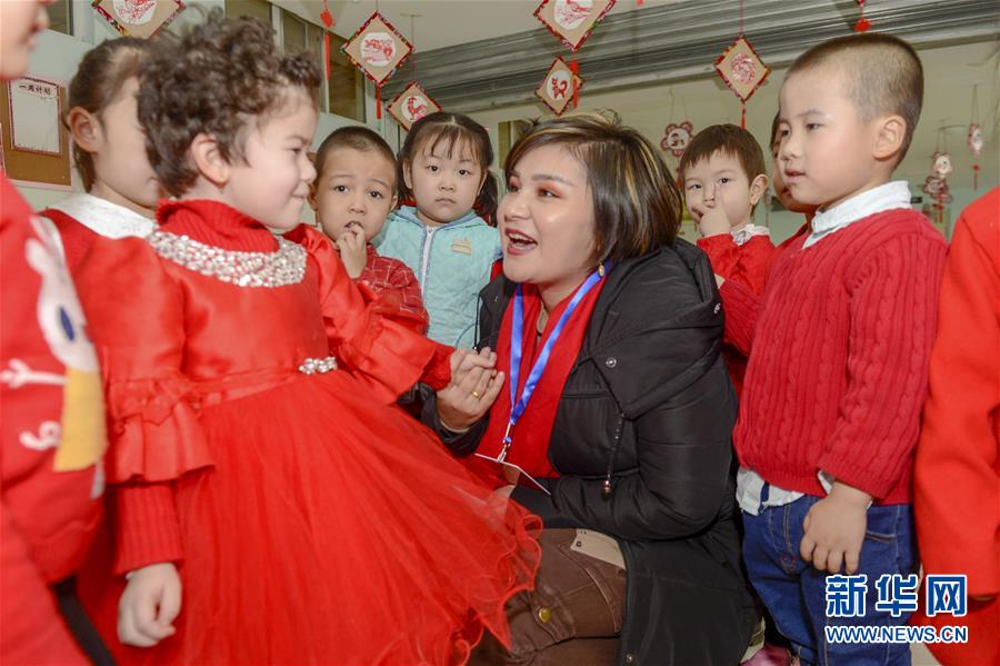 （兩會前夕看落實&middot;圖文互動）（5）牢記囑托增進民族團結 凝心聚力建設美麗新疆&mdash;&mdash;新疆落實習近平總書記全國兩會重要講話精神紀實