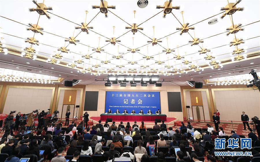 （兩會&middot;XHDW）（16）全國人大相關負責人就&ldquo;人大立法工作&rdquo;答記者問