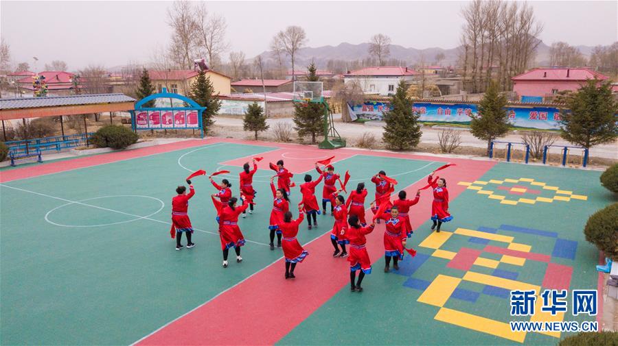 （壯麗70年&middot;奮斗新時代&middot;圖文互動）（3）情同一家，守望相助，共奔小康&mdash;&mdash;內蒙古興安盟巴彥敖包嘎查民族團結見聞