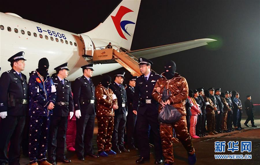 （新華全媒頭條&middot;圖文互動(dòng)）（6）擔(dān)負(fù)起護(hù)航新時(shí)代中國(guó)特色社會(huì)主義的崇高使命&mdash;&mdash;黨的十八大以來(lái)公安工作述評(píng)