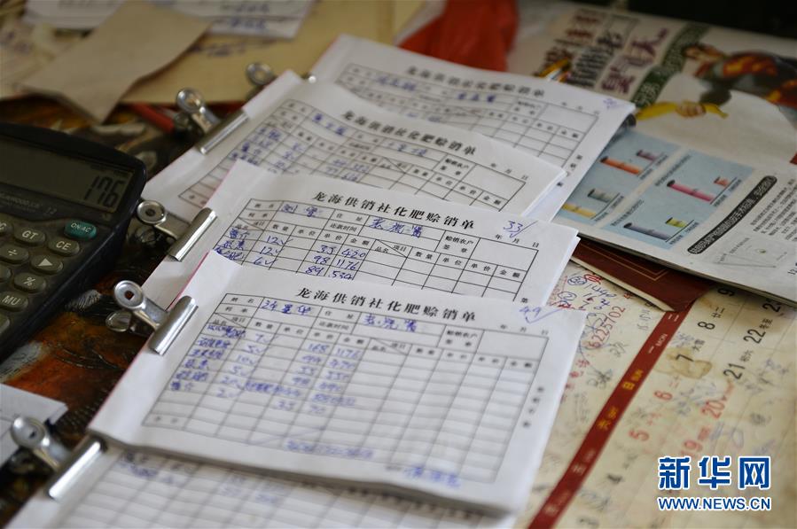 （在習(xí)近平新時代中國特色社會主義思想指引下&mdash;&mdash;新時代新作為新篇章&middot;圖文互動）（5）云南省陸良縣：農(nóng)民給供銷社打&ldquo;白條&rdquo; 