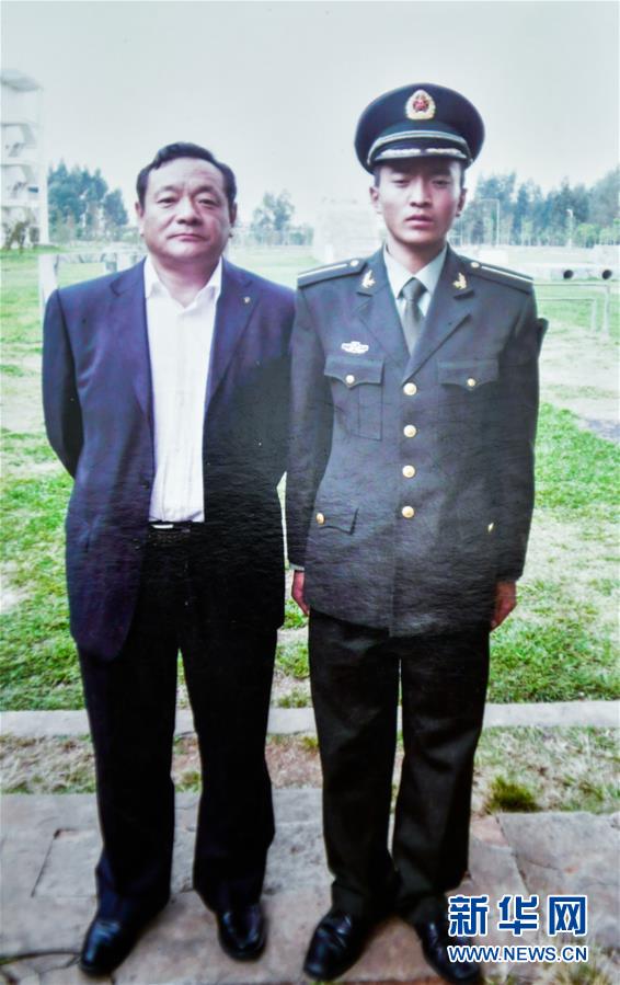 （新華全媒頭條&middot;愛國情 奮斗者&middot;圖文互動）（7）初心不改 紅心向黨&mdash;&mdash;西部戰區陸軍某旅玉樹獨立騎兵連連長尼都塔生一家四代跟黨走紀實