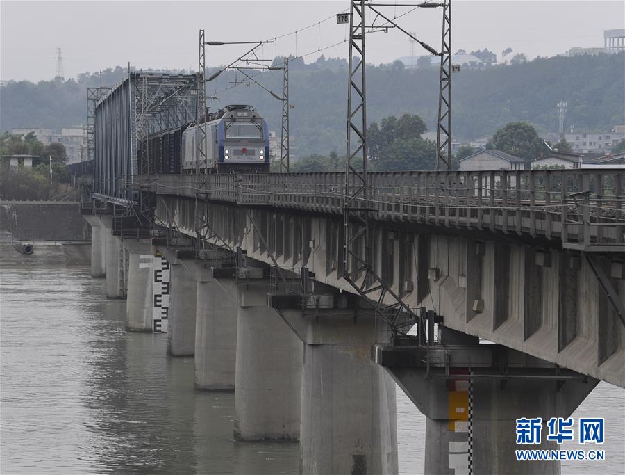 （壯麗70年&middot;奮斗新時代&mdash;&mdash;共和國發展成就巡禮&middot;圖文互動）（4）治蜀往事激越 興川今朝豪邁&mdash;&mdash;新中國成立70年四川發展巡禮