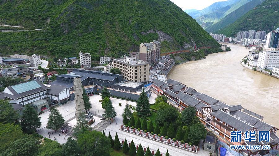 （壯麗70年&middot;奮斗新時(shí)代&mdash;&mdash;記者再走長(zhǎng)征路&middot;圖文互動(dòng)）（3）瀘定橋畔的回響