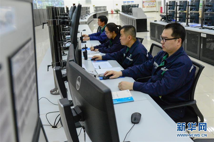 （壯麗70年·奮斗新時代——共和國發展成就巡禮·圖文互動）（5）旭日映天山　邊疆展新顏——新中國成立70年新疆改革發展巡禮