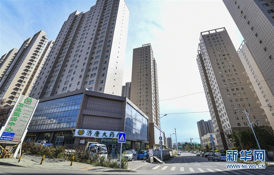 （壯麗70年·奮斗新時代——共和國發展成就巡禮·圖文互動）（10）旭日映天山　邊疆展新顏——新中國成立70年新疆改革發展巡禮