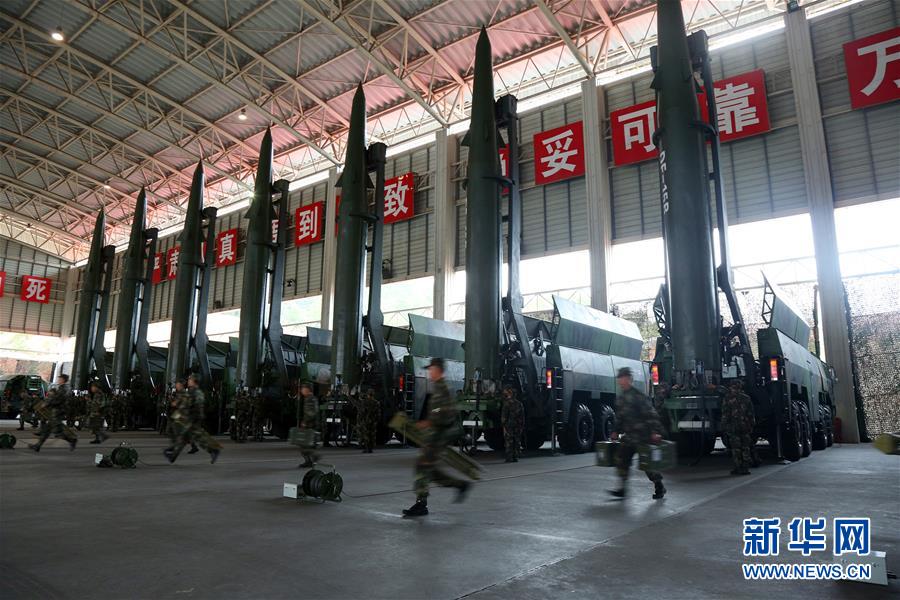 （新華全媒頭條·圖文互動）（11）沿著中國特色強軍之路闊步前進——黨中央、中央軍委領導推進國防和軍隊建設70年紀實
