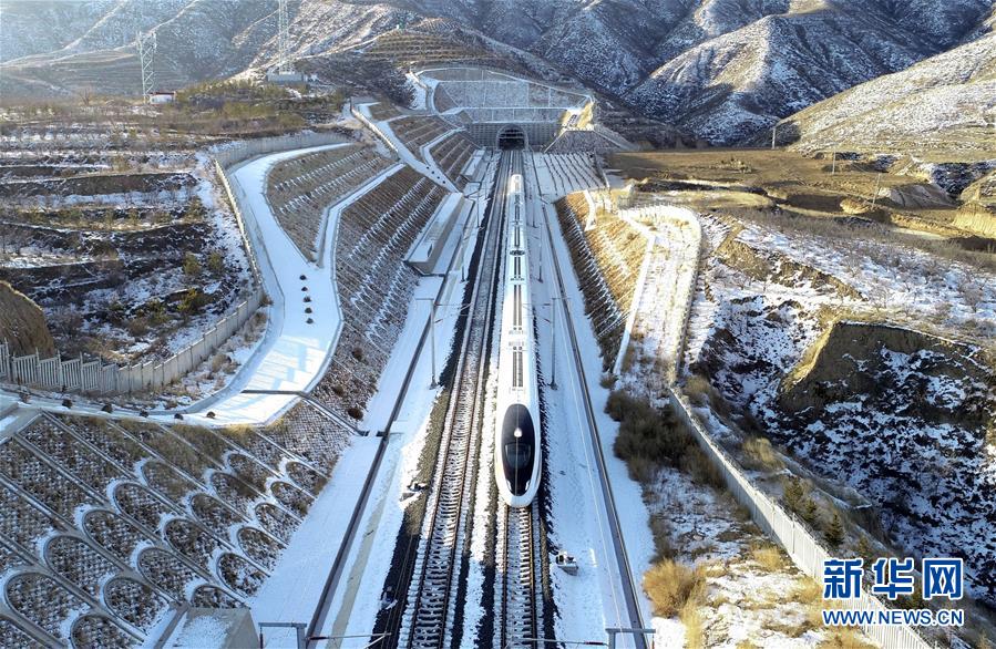 （新華全媒頭條&middot;圖文互動(dòng)）（12）百年跨越，逐夢(mèng)京張&mdash;&mdash;寫(xiě)在京張高鐵開(kāi)通暨中國(guó)高鐵突破3.5萬(wàn)公里之際