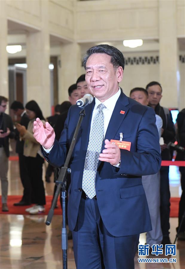 （兩會&middot;面對面）（1）全國政協委員接受采訪