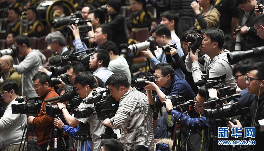 （兩會&middot;XHDW）（10）全國政協十三屆二次會議閉幕