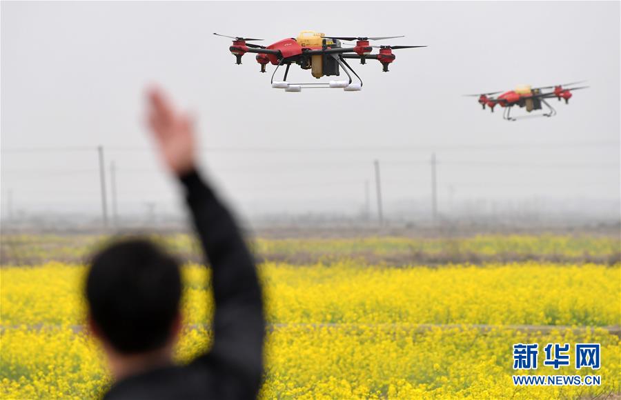 （抓好春耕備耕 穩(wěn)住農業(yè)生產&middot;圖文互動）（1）智能農機、&ldquo;訂單&rdquo;服務、&ldquo;云端&rdquo;種菜&mdash;&mdash;來自江西的春耕&ldquo;新事&rdquo;