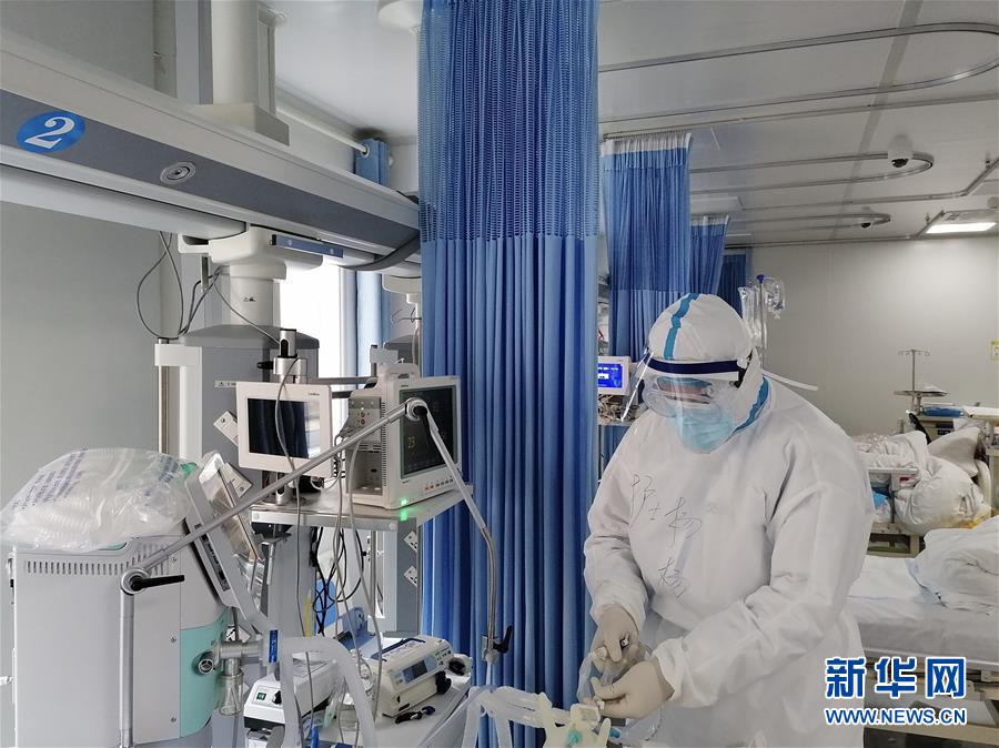 （聚焦疫情防控&middot;圖文互動）（3）特寫：&ldquo;90后&rdquo;醫(yī)護情侶的抗疫堅守