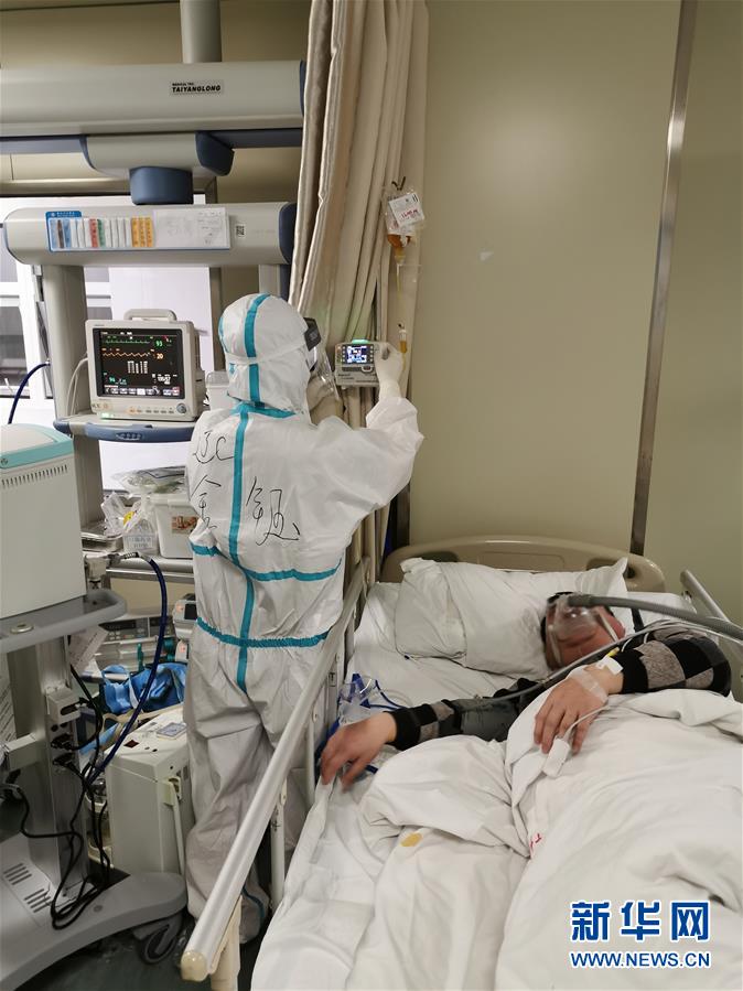 （一線抗疫群英譜&middot;圖文互動）（4）生命之光，溫暖&ldquo;無面之交&rdquo;&mdash;&mdash;記抗疫一線重癥監(jiān)護室90后護士金鈺 