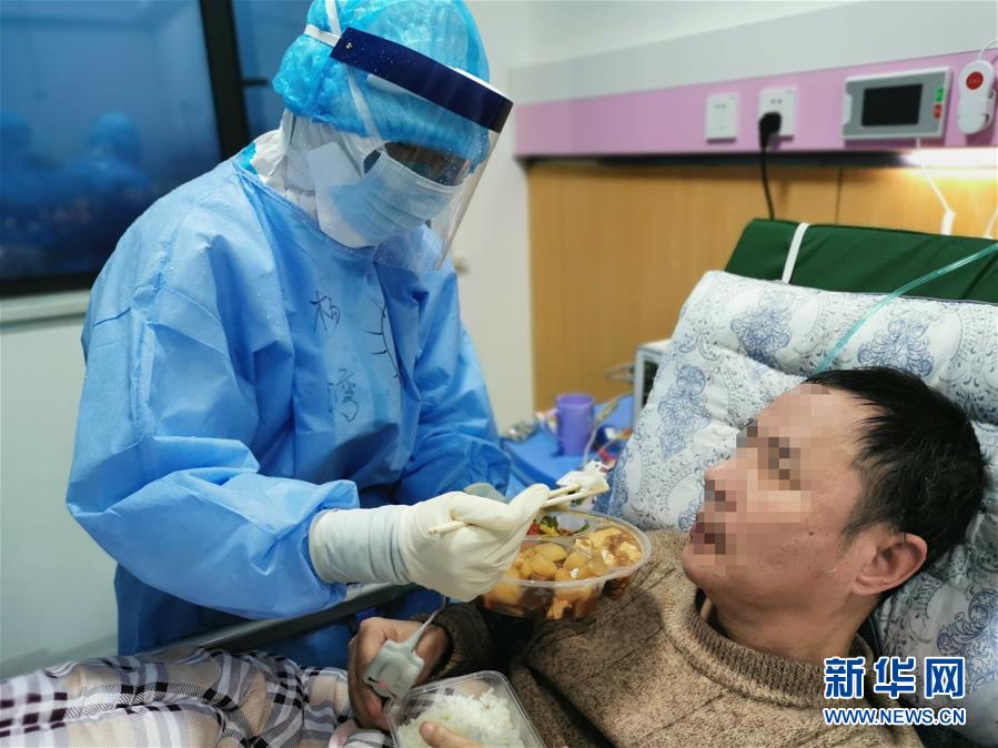 （一線抗疫群英譜&middot;圖文互動）（3）&ldquo;我們，撐得起！&rdquo;&mdash;&mdash;軍隊支援湖北醫(yī)療隊年輕醫(yī)務(wù)工作者的青春宣言