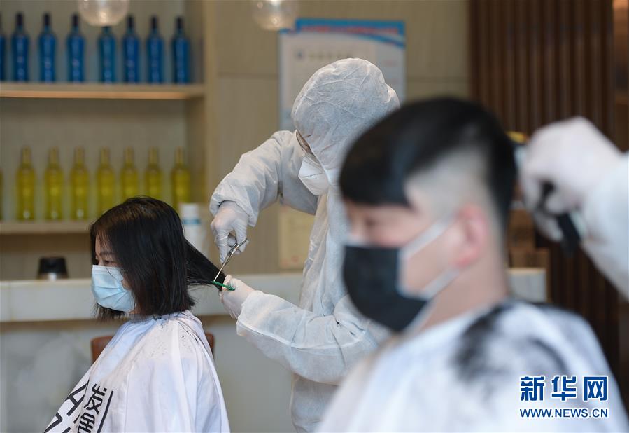 （新華全媒頭條&middot;圖文互動）（8）守護天使 同心戰&ldquo;疫&rdquo;&mdash;&mdash;各地多措并舉關愛一線醫務人員掃描