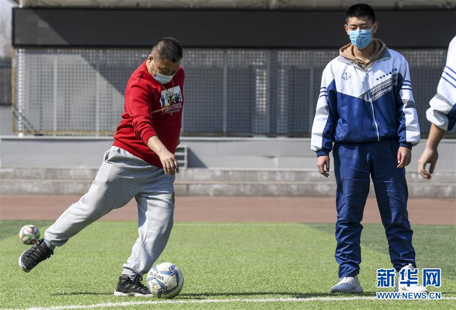 （圖文互動）（4）&ldquo;早&rdquo;安同學，&ldquo;早&rdquo;安老師！&mdash;&mdash;新疆初高中畢業(yè)班復(fù)課一周回訪見聞