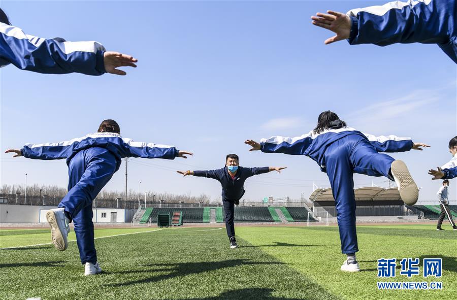 （圖文互動）（8）&ldquo;早&rdquo;安同學，&ldquo;早&rdquo;安老師！&mdash;&mdash;新疆初高中畢業(yè)班復(fù)課一周回訪見聞