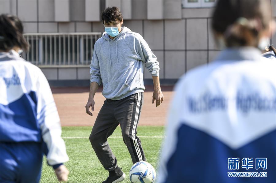 （圖文互動）（1）&ldquo;早&rdquo;安同學，&ldquo;早&rdquo;安老師！&mdash;&mdash;新疆初高中畢業(yè)班復(fù)課一周回訪見聞