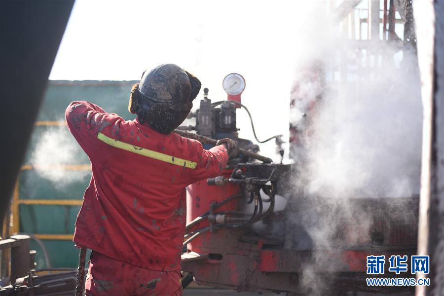 （圖文互動(dòng)）（3）在戰(zhàn)&ldquo;疫&rdquo;中&ldquo;加油打氣&rdquo;&mdash;&mdash;大慶油田復(fù)工復(fù)產(chǎn)見(jiàn)聞