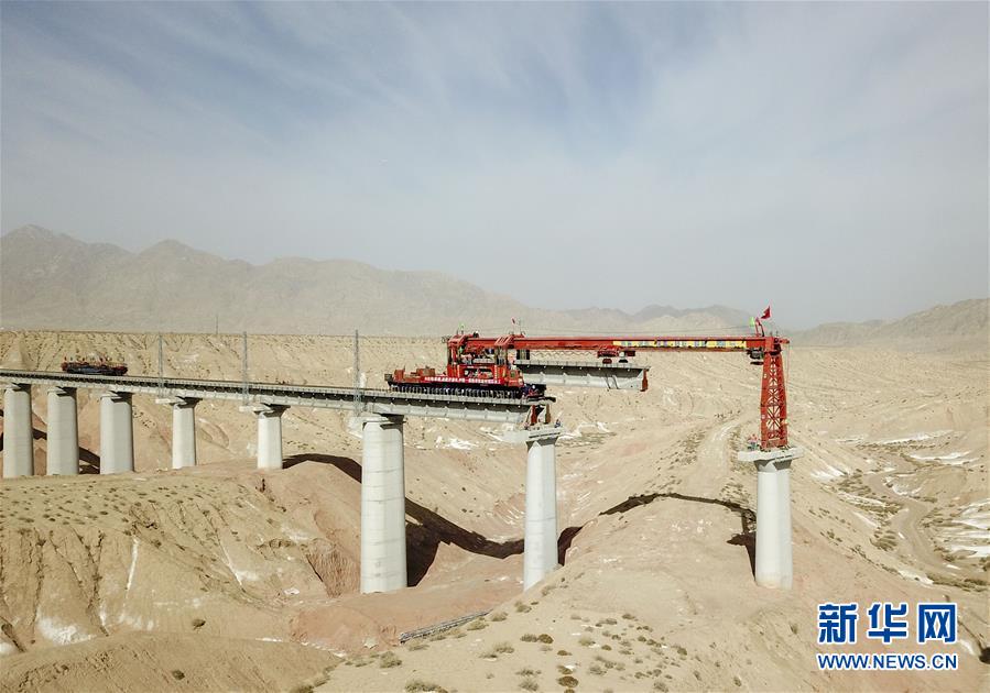 (中國經(jīng)濟新觀察·圖文互動)(2)重大投資項目開復(fù)工提速 吹響中國經(jīng)濟復(fù)蘇“沖鋒號”