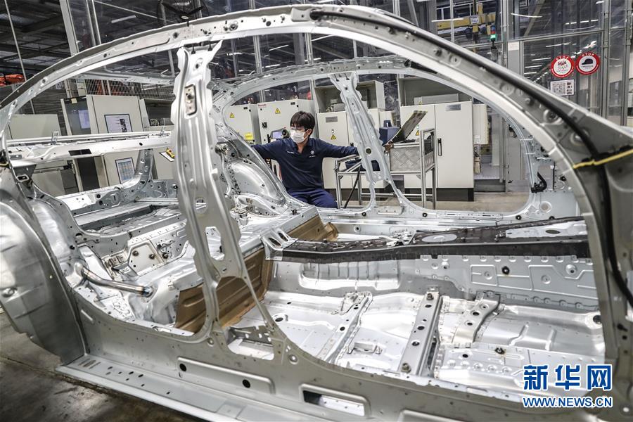 (中國經(jīng)濟新觀察·圖文互動)(5)重大投資項目開復(fù)工提速 吹響中國經(jīng)濟復(fù)蘇“沖鋒號”