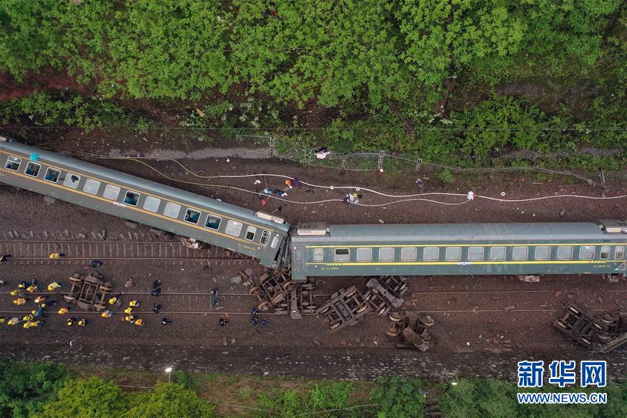 (圖文互動(dòng))(1)列車為何沒(méi)能及時(shí)停住?——京廣線T179次列車脫軌事件追蹤