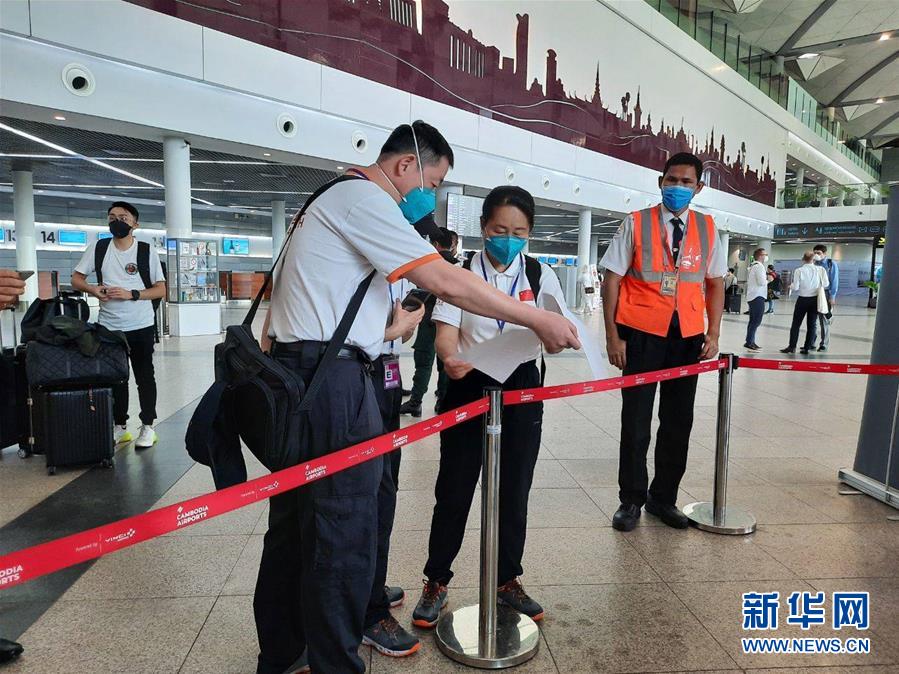 （國際疫情&middot;圖文互動(dòng)）（1）&ldquo;工作忙碌又細(xì)致，經(jīng)驗(yàn)豐富又專業(yè)&rdquo;&mdash;&mdash;一名柬埔寨青年眼中的中國援柬抗疫醫(yī)療專家組