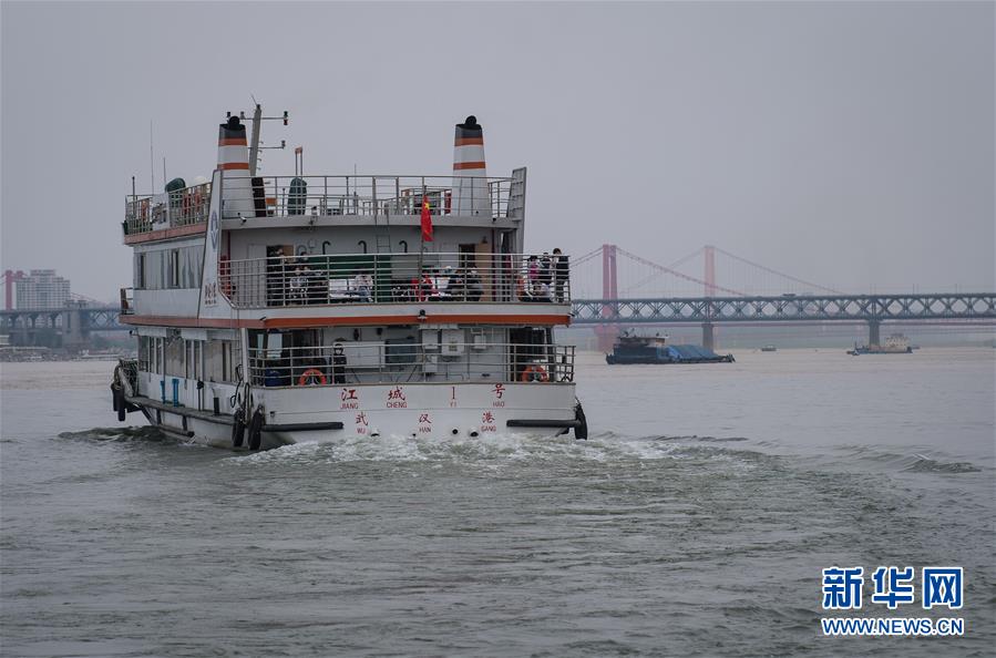 （新華全媒頭條&middot;圖文互動）（13）武漢重啟，不負春天&mdash;&mdash;寫在武漢&ldquo;解封&rdquo;之際