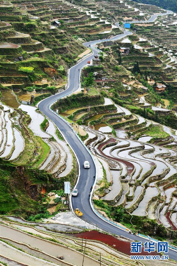 （在習近平新時代中國特色社會主義思想指引下&mdash;&mdash;新時代新作為新篇章&middot;習近平總書記關切事&middot;圖文互動）（9）啃下最后的硬骨頭&mdash;&mdash;脫貧攻堅掛牌督戰進行時