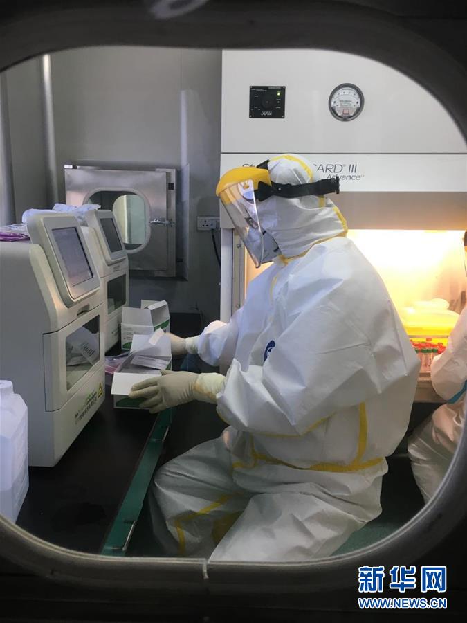 （一線抗疫群英譜&middot;圖文互動(dòng)）（2）山西檢測(cè)員伉儷：疫情不退，決不放松