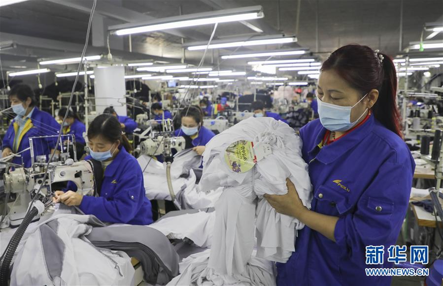 （新華全媒頭條&middot;兩會精神看落實&middot;圖文互動）（1）培育新機 開辟新局&mdash;&mdash;落實全國兩會精神激發經濟發展新動能述評