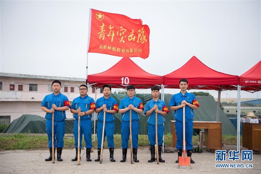 （防汛抗洪&middot;圖文互動(dòng)）（8）在大堤上成長(zhǎng)，為人民守護(hù)&mdash;&mdash;洪水中的青年&ldquo;生力軍&rdquo;