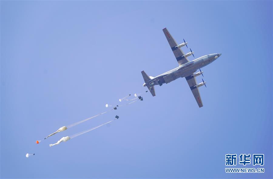 （在習近平強軍思想指引下&middot;我們在戰位報告&middot;圖文互動）（4）朵朵傘花綻放，勝戰精兵天降&mdash;&mdash;空降兵部隊某旅教導員余海龍帶領官兵傳承黃繼光精神記事