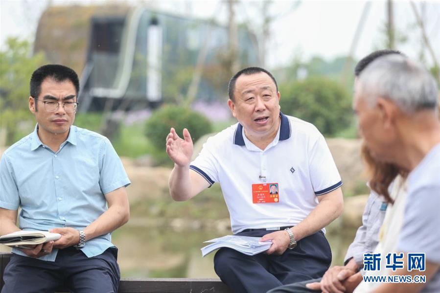 （新華全媒頭條·兩會(huì)精神看落實(shí)·圖文互動(dòng)）（2）整體謀劃、系統(tǒng)升級(jí)、全面提升——落實(shí)全國兩會(huì)精神織牢織密公共衛(wèi)生防護(hù)網(wǎng)