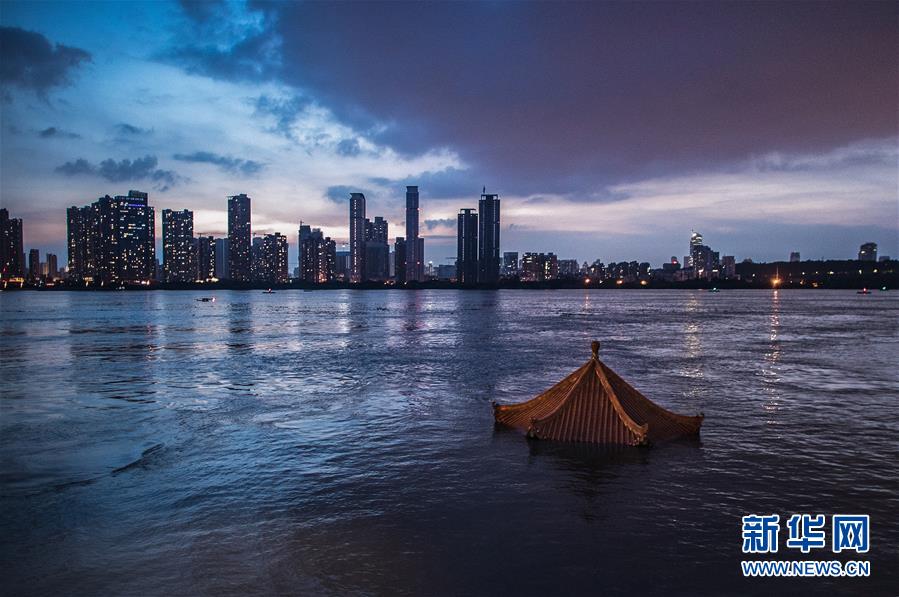 （在習(xí)近平新時(shí)代中國(guó)特色社會(huì)主義思想指引下&mdash;&mdash;新時(shí)代新作為新篇章&middot;習(xí)近平總書記關(guān)切事&middot;圖文互動(dòng)）（1）戰(zhàn)疫魔,斗洪魔&mdash;&mdash;湖北全力應(yīng)對(duì)防疫、防汛疊加&ldquo;雙考&rdquo;